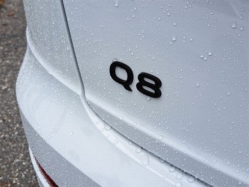 Used 2025 Audi Q8 Premium w/ Convenience Package image 5