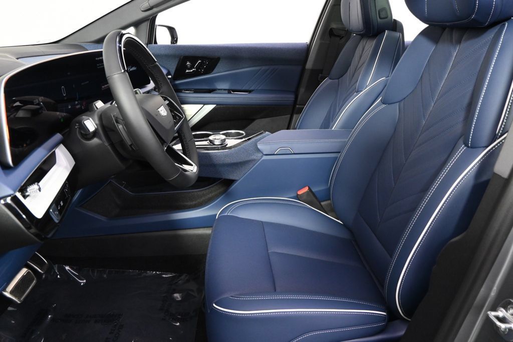 New 2026 Cadillac Optiq Luxury 2 w/ LPO, Floor Liner Package AWD/4WD image 13