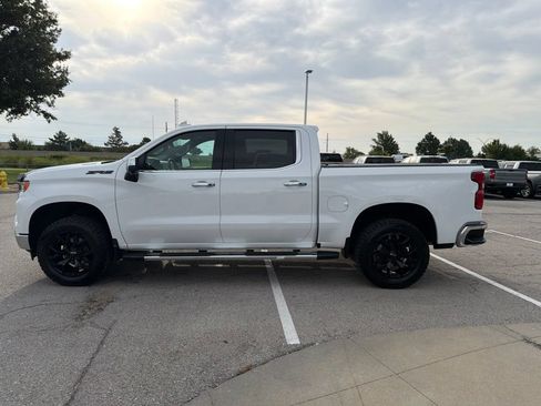 Used 2022 Chevrolet Silverado 1500 LTZ w/ Technology Package AWD/4WD image 6