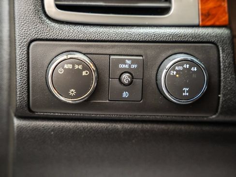 Used 2011 Chevrolet Suburban LTZ AWD/4WD image 37