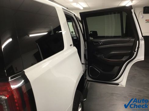 Used 2017 GMC Yukon SLT image 37