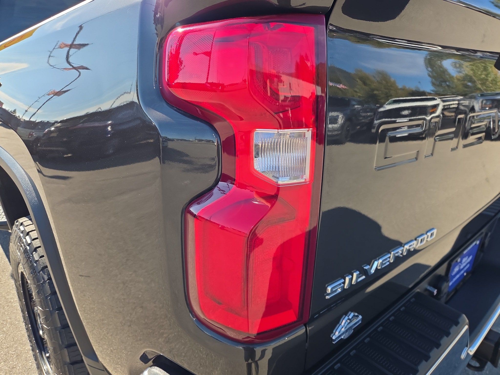 Used 2020 Chevrolet Silverado 2500 LTZ w/ LTZ Plus Package AWD/4WD image 6