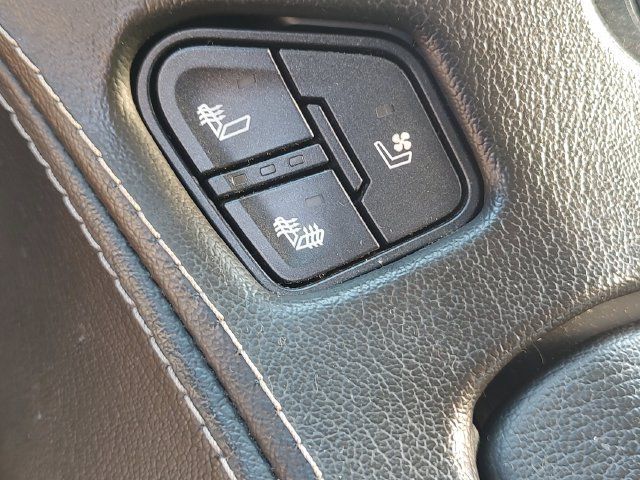 Used 2017 GMC Yukon Denali w/ Open Road Package RWD image 17