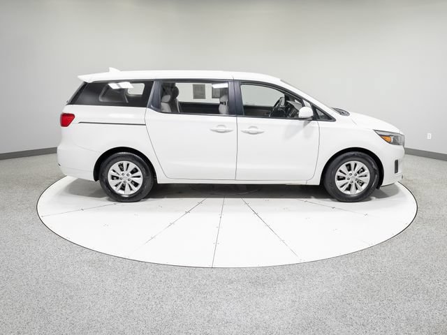Used 2018 Kia Sedona L FWD image 29