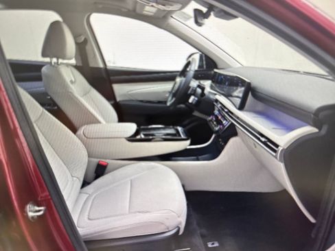 Used 2025 Hyundai Tucson Limited image 9