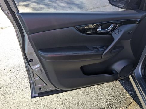 Used 2022 Nissan Rogue Sport SL w/ Premium Package FWD image 13