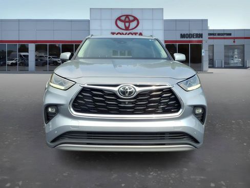 Used 2022 Toyota Highlander Platinum AWD/4WD image 8