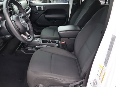 Used 2018 Jeep Wrangler Unlimited Sport S image 19