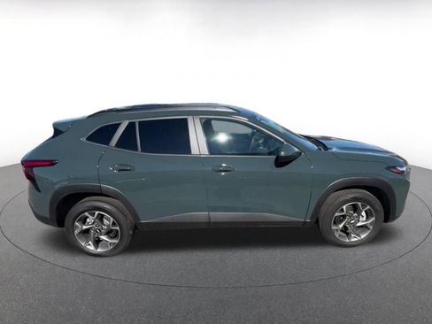 Used 2025 Chevrolet Trax LT image 16