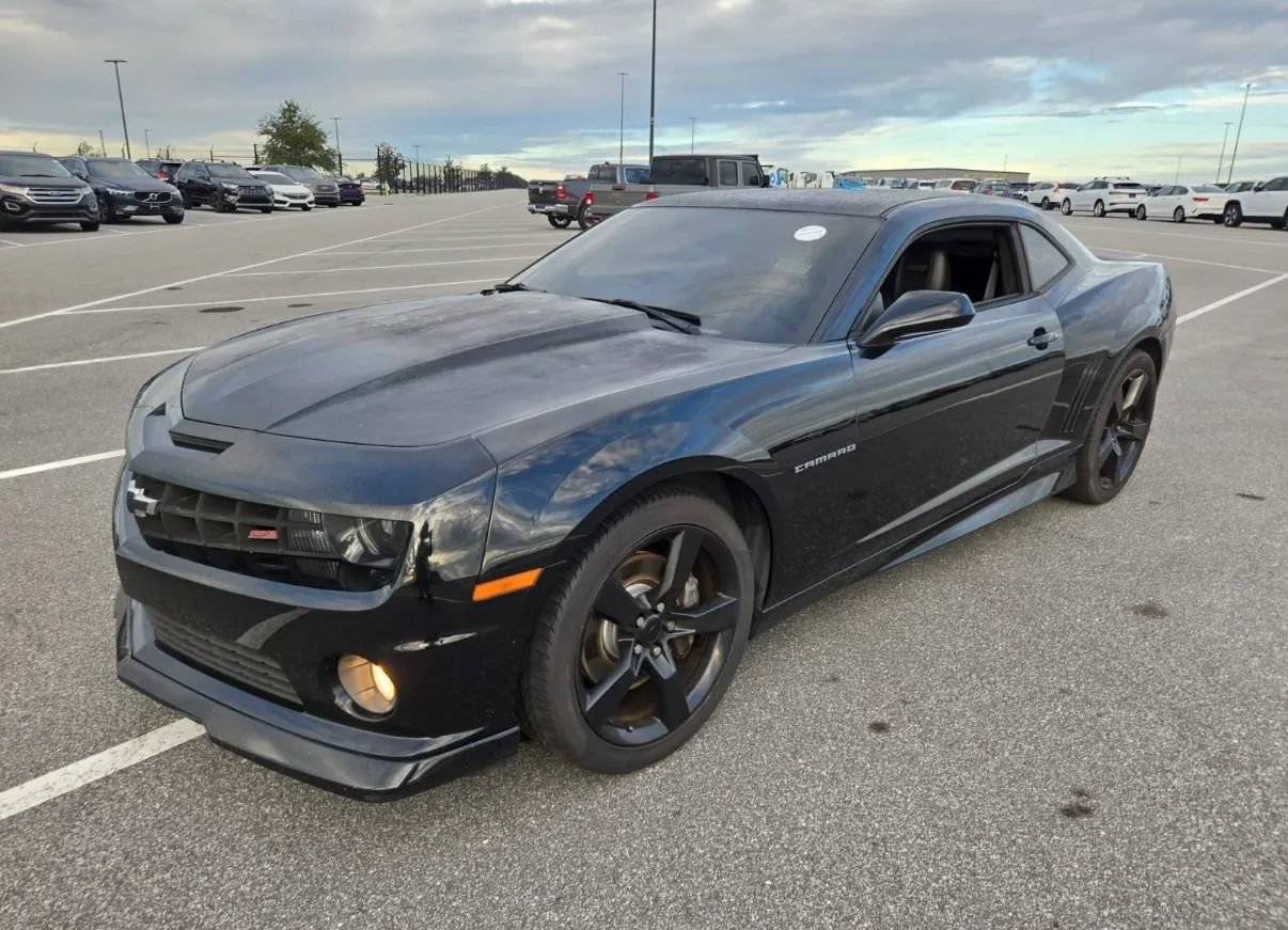 Used 2011 Chevrolet Camaro SS RWD image 3