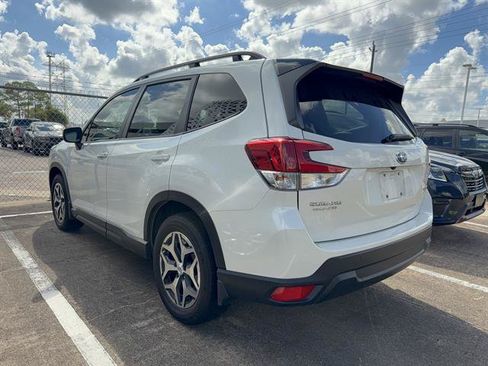 Certified 2024 Subaru Forester Premium AWD/4WD image 4