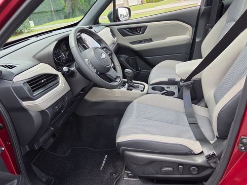 Used 2025 Subaru Forester Premium w/ Convenience Package #2 AWD/4WD image 3