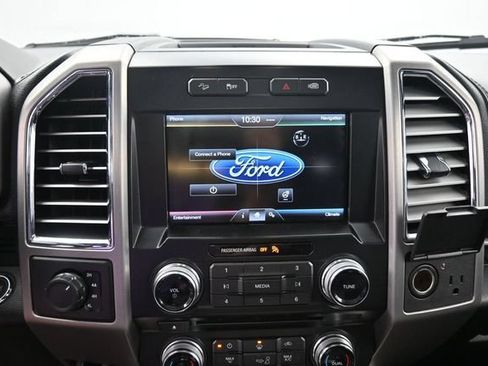 Used 2015 Ford F150 Platinum w/ Equipment Group 701A Luxury AWD/4WD image 18