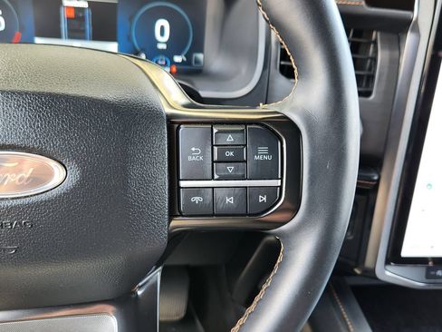Used 2024 Ford Expedition Platinum AWD/4WD image 17
