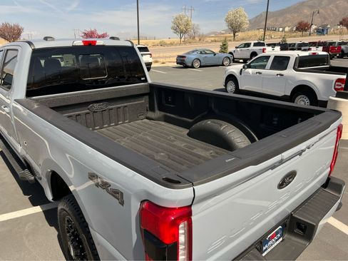 New 2026 Ford F250 Lariat w/ Black Appearance Package image 27