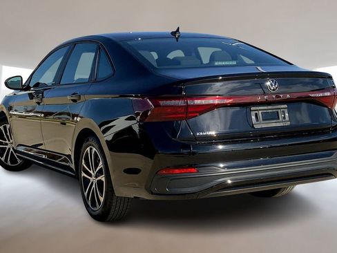 Used 2026 Volkswagen Jetta Sport FWD image 3