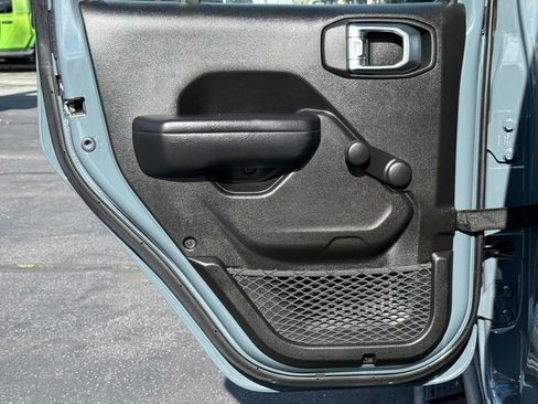 Certified 2024 Jeep Gladiator Sport image 42