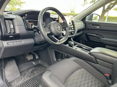 Used 2022 Nissan Pathfinder SV image 15