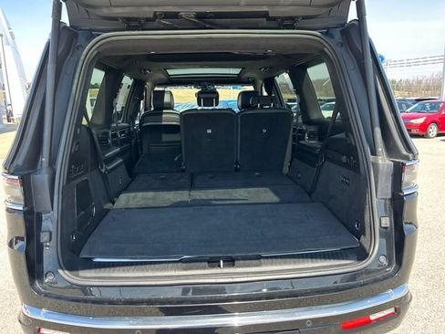 Used 2023 Jeep Grand Wagoneer Series II w/ Flexible Seating Group AWD/4WD image 51