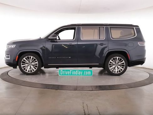 Used 2024 Jeep Grand Wagoneer Series III w/ HD Trailer Tow Package AWD/4WD image 9