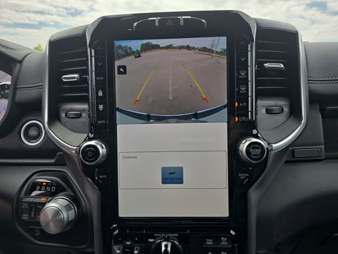 Used 2024 RAM 1500 Laramie image 24