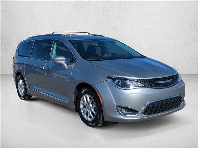 Used 2020 Chrysler Pacifica Touring-L FWD image 3