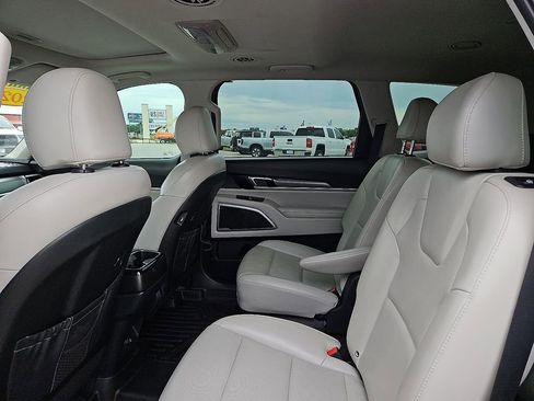 Used 2020 Kia Telluride S FWD image 17