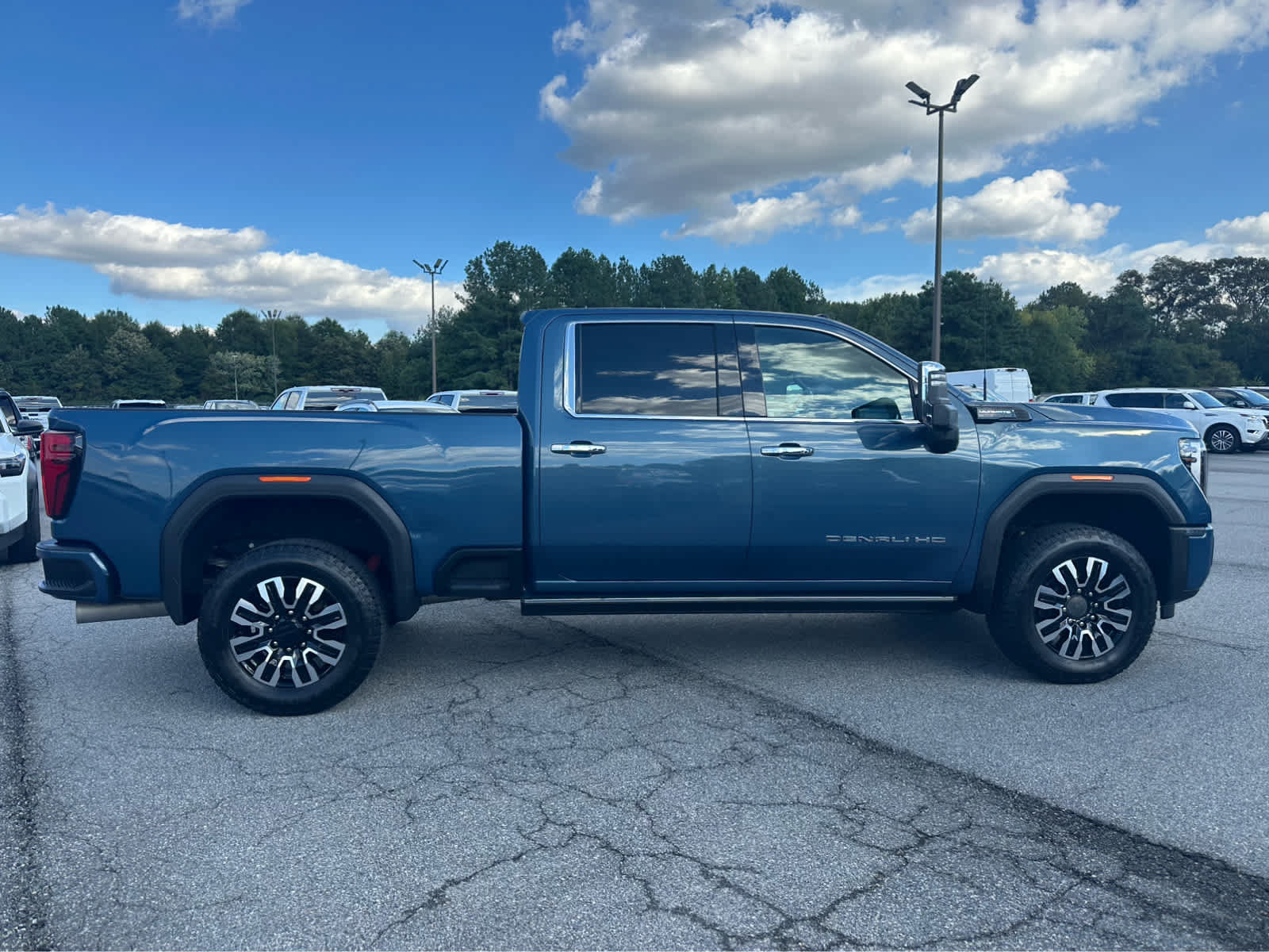 Used 2024 GMC Sierra 2500 Denali Ultimate w/ Max Trailering Package AWD/4WD image 6