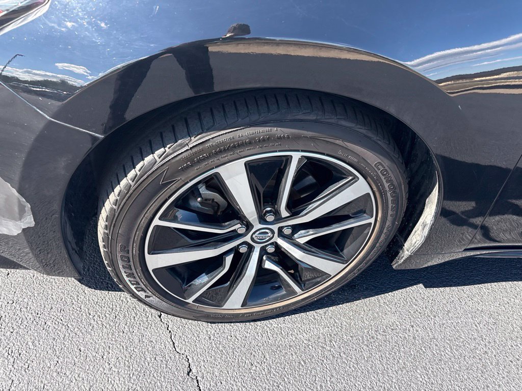 Used 2022 Nissan Maxima SV w/ Floor Mat Group FWD image 9