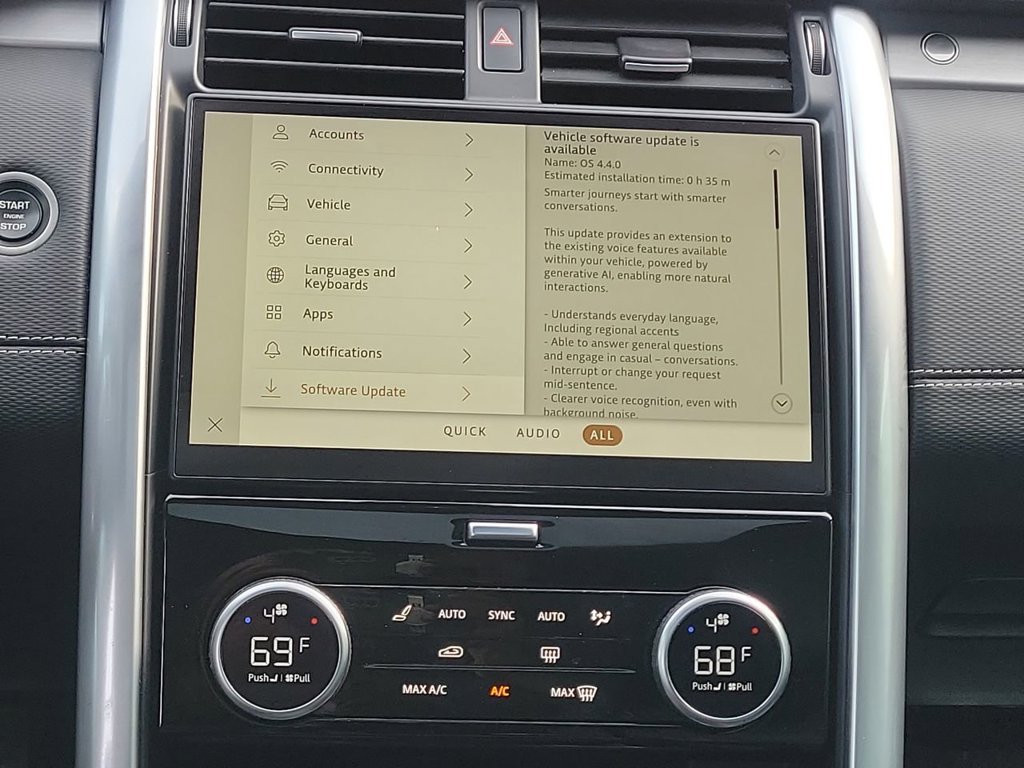 Certified 2024 Land Rover Discovery Dynamic SE AWD/4WD image 21