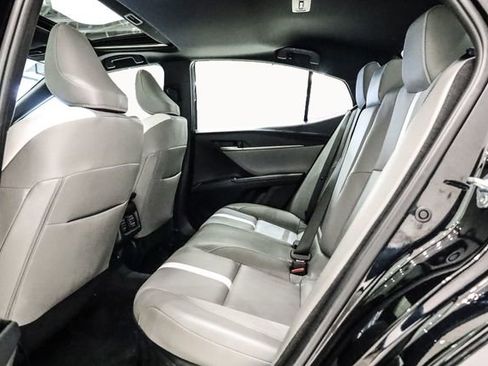 Used 2025 Toyota Camry SE image 30