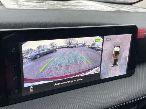 New 2026 Nissan Kicks SR w/ Cold Weather Package FWD image 16
