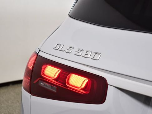 Certified 2025 Mercedes-Benz GLS 580 4MATIC image 13