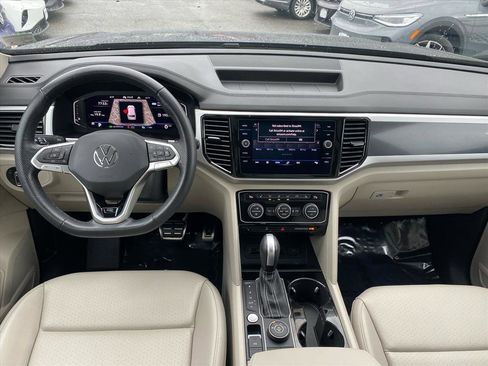 Certified 2022 Volkswagen Atlas SEL R-Line image 12