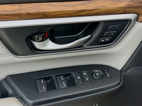 Used 2022 Honda CR-V Touring image 17