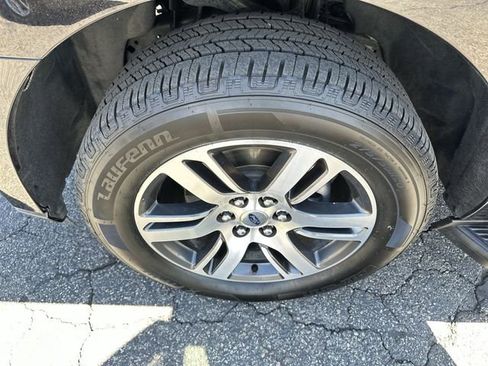 Used 2024 Ford Expedition Max Limited AWD/4WD image 10