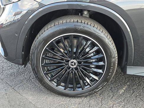 Certified 2025 Mercedes-Benz GLC 300 4MATIC image 13