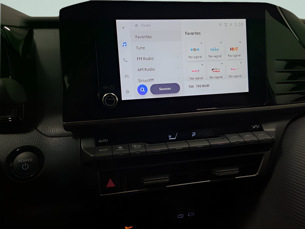 Used 2025 Toyota Camry SE FWD image 29