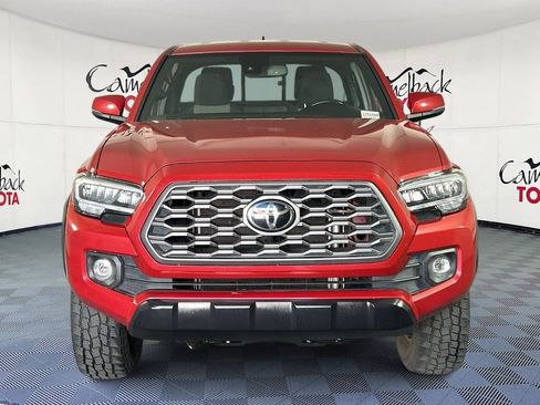 Used 2022 Toyota Tacoma TRD Off-Road w/ TRD Premium Off Road Package AWD/4WD image 2