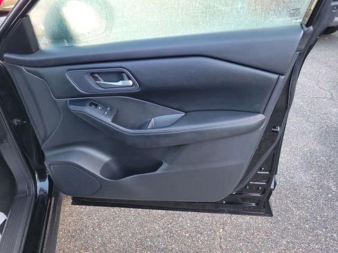 Used 2024 Nissan Rogue SV FWD image 38