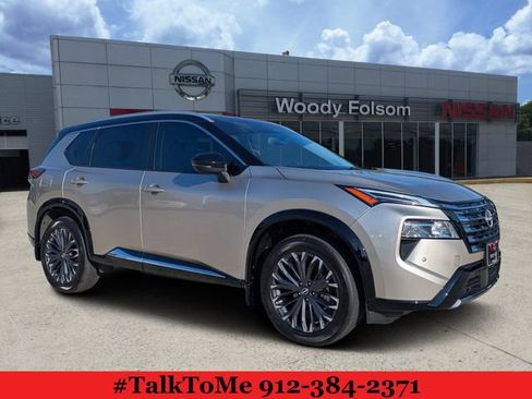 Used 2025 Nissan Rogue Platinum w/ Platinum Premium Package FWD image 1