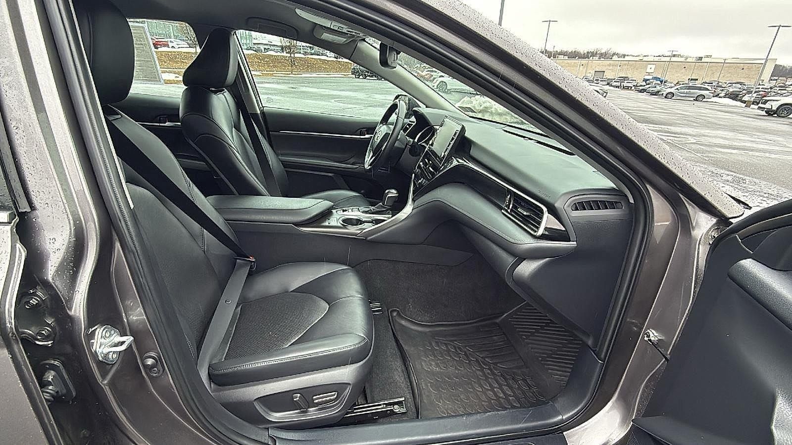 Used 2022 Toyota Camry XLE AWD/4WD image 18