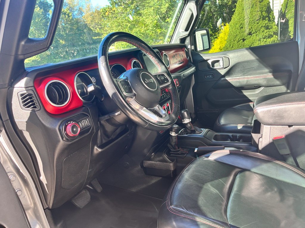 Used 2018 Jeep Wrangler Unlimited Rubicon w/ Uconnect 4C Nav & Sound Group AWD/4WD image 4