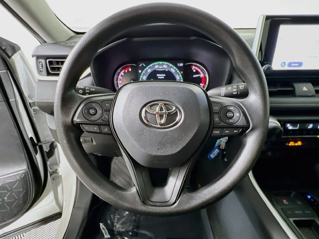 Used 2025 Toyota RAV4 LE FWD image 15