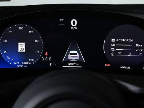 Used 2025 Porsche Macan Electric RWD image 12