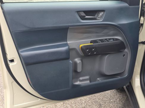 Certified 2025 Ford Maverick Tremor AWD/4WD image 14