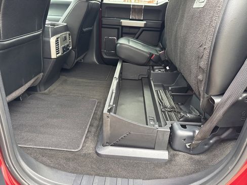 Used 2017 Ford F250 Lariat w/ Chrome Package image 12