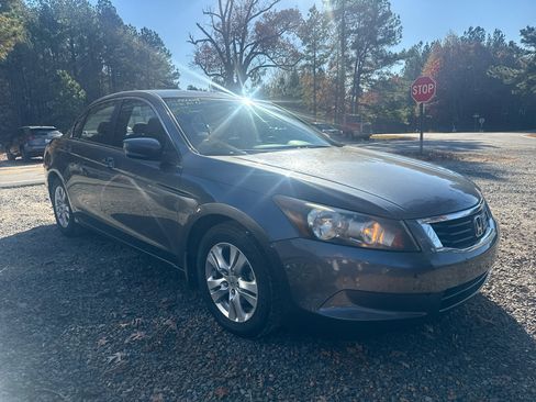 Used 2010 Honda Accord LX-P image 3