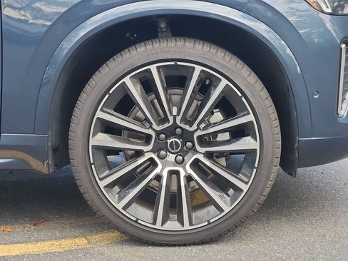 Used 2025 Volvo XC90 B6 Ultra w/ Protection Package Premier AWD/4WD image 8