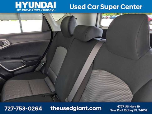 Used 2023 Kia Soul LX w/ LX Technology Package FWD image 14